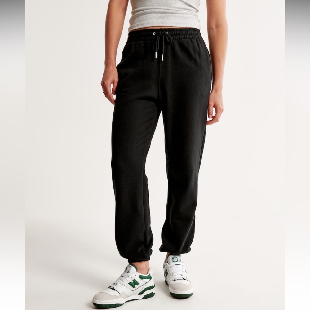 Classic Sunday Sweatpant from Abercrombie!!